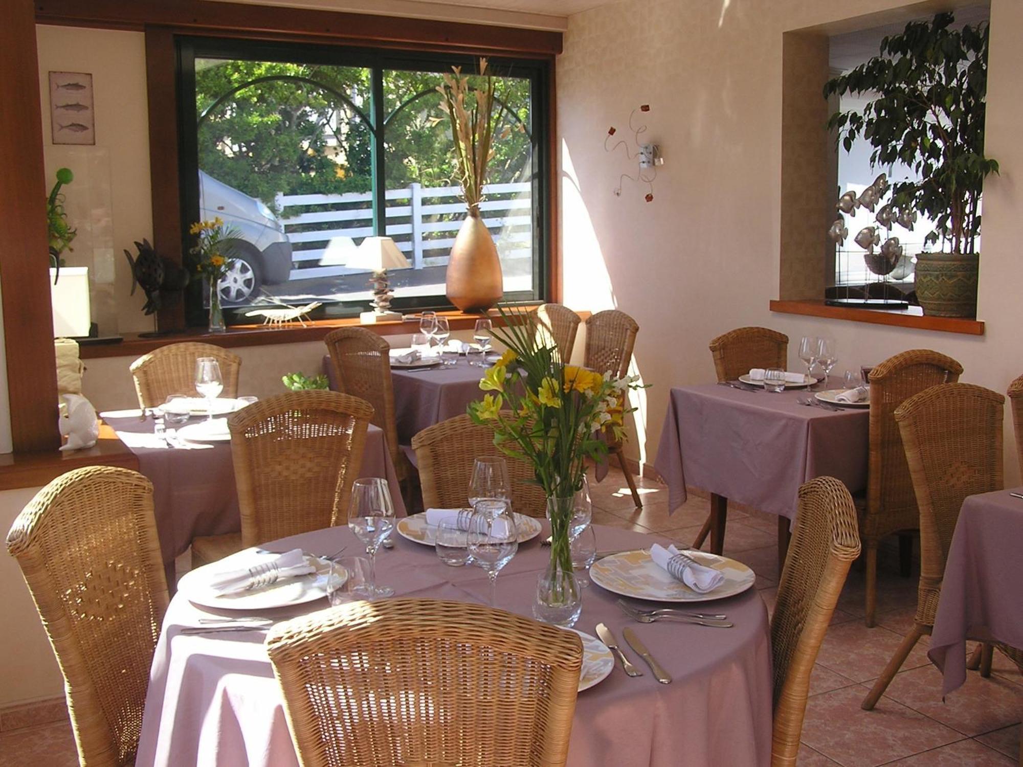 Les Ondines Hotel Saint-Guenole Exterior photo